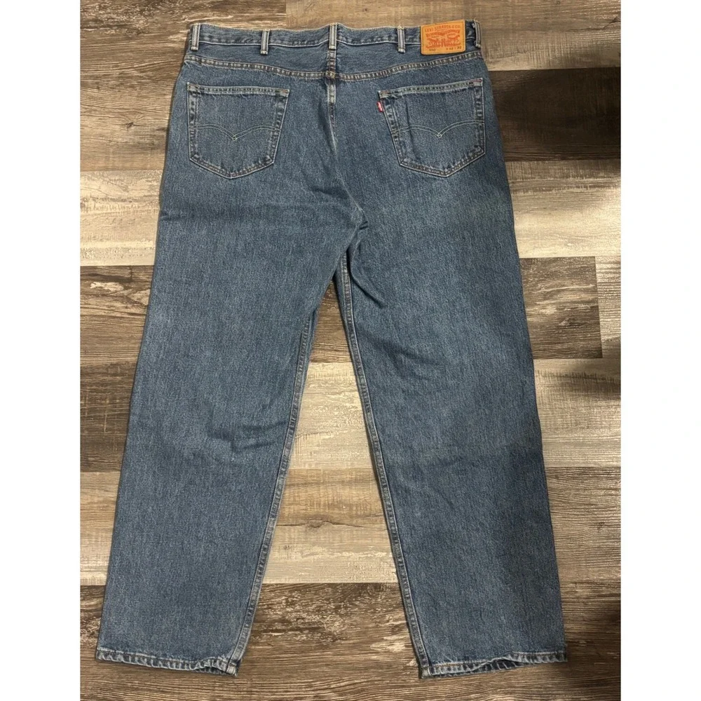 Levis 550 Relaxed Fit Tapered Leg Jeans Mens 42x32 Medium Wash Blue Denim
